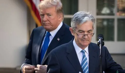 Trump critica a la Fed por alza en tasas de interés