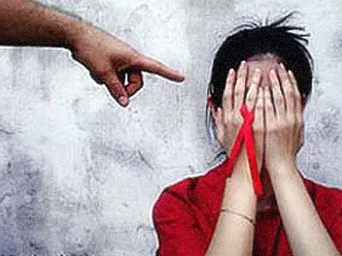 Paciente con VIH denuncia discriminación en Puebla