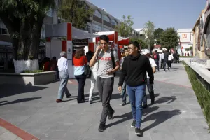 Más de 120 mil universitarios poblanos regresan a clases
