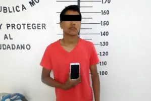 Detiene policía de Cholula a sujeto por presunto robo a transeúnte