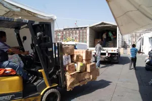 Donan beneficiarias de Oportunidades, Puebla, 45 toneladas de víveres