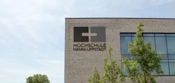 Tras ataque con cuchillos, muere maestra de universidad en Alemania