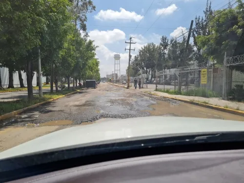 Lluvias acaban con el asfalto