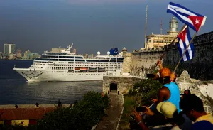 Atraca en Cuba el primer crucero proveniente de EU en más de 50 años