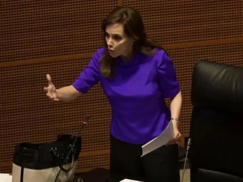Lilly Téllez deja la bancada de Morena