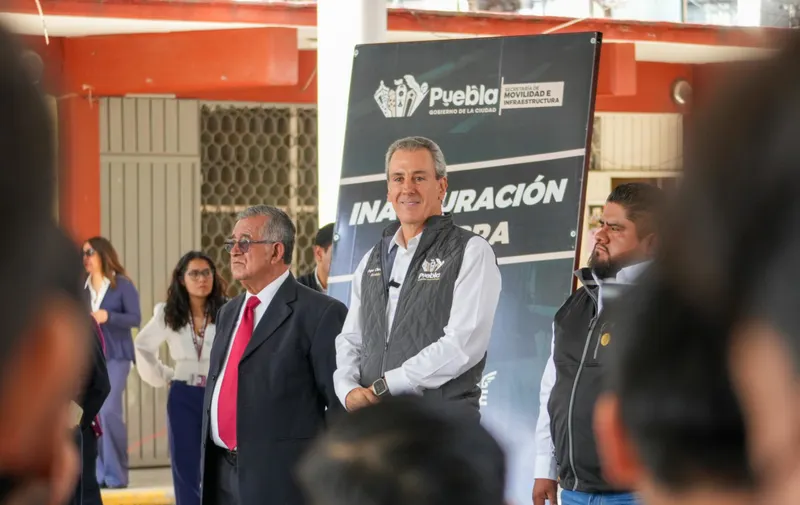 Entrega Pepe Chedraui techado escolar en la Secundaria General No. 13 Ignacio Manuel Altamirano