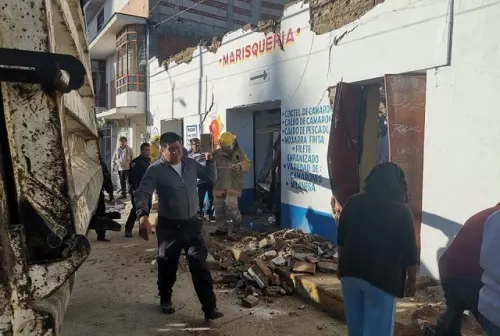 Explosión en marisquería de Cuautlancingo deja tres lesionados