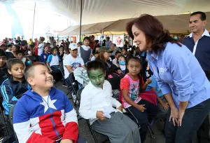 Dinorah López de Gali presenta una función más de cine DIF