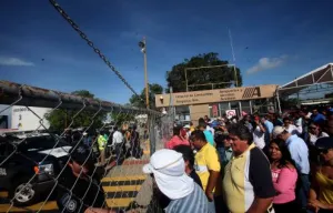 Sacan primero a influyentes de Acapulco