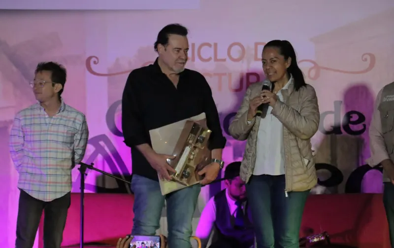 Ariadna Ayala invita al ciclo de lecturas “Cuéntame de Atlixco” con la participación de Damián Alcázar