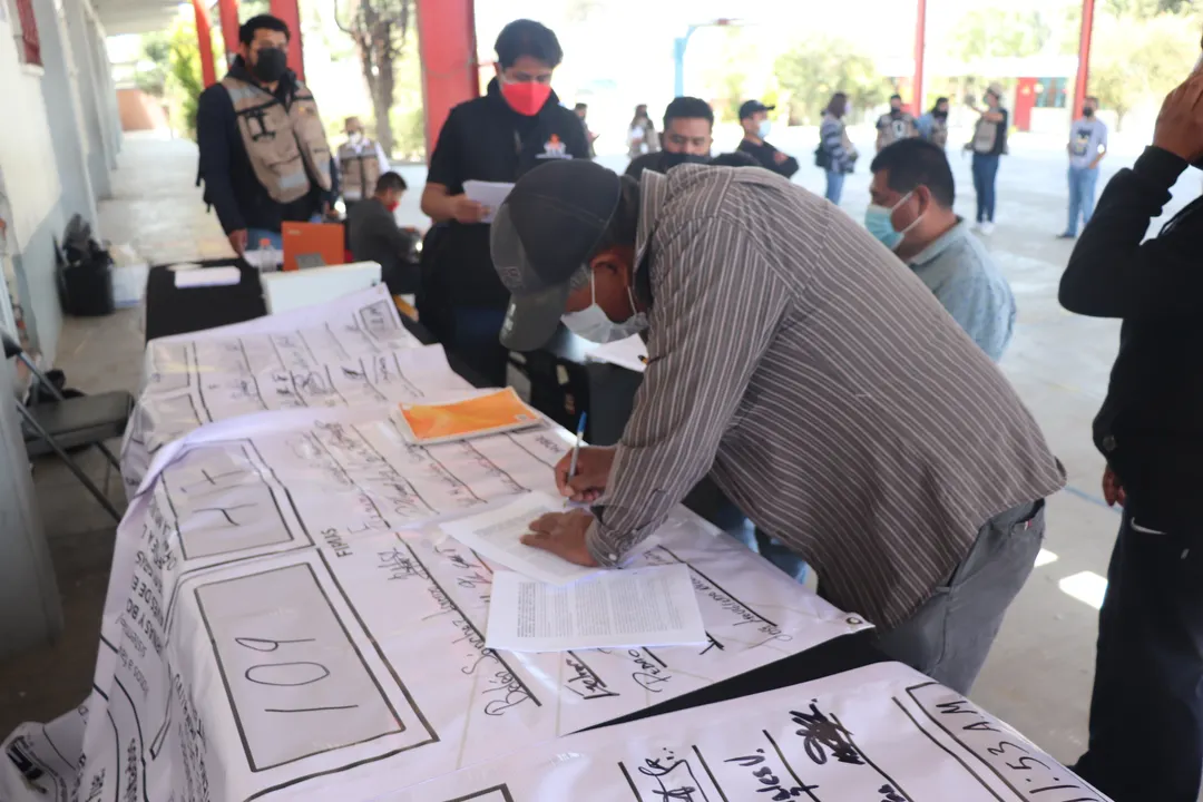 Realiza IEE consulta en la Junta Auxiliar de Santa María Zacatepec
