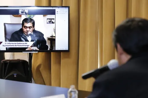 Redoblar esfuerzos, pide MBH a ediles emanados del movimiento lopezobradorista