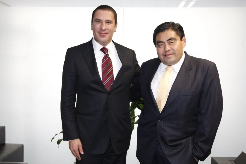 Miguel Barbosa pacta sumisión con Rafael Moreno Valle