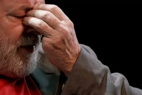 Lula da Silva renuncia a candidatura presidencial