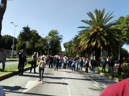 Con bloqueos viales Antorcha Campesina exige esclarecimiento de asesinato de alcalde