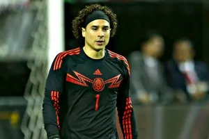 Empate del Tri sirve para elevar bonos de Ochoa