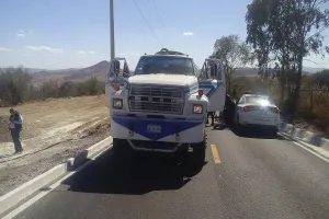Roban pipa y reciben a balazos a la policía, hay dos detenidos