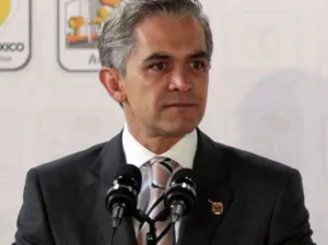 Habitantes del DF mandan aviones con ayuda a Guerrero