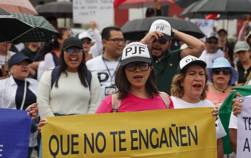 manif-trabajadores-poder-judicial-casa-aguayo