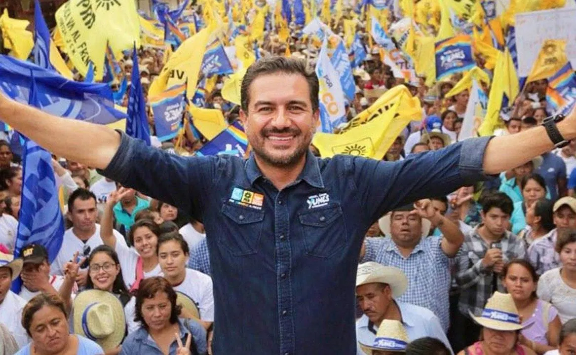 ¡El que no brinque es Yunes!