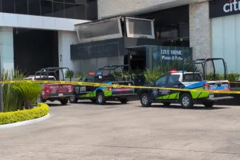 Detienen a individuo que ingresó con una escopeta a un edificio de la plaza comercial Centro Mayor