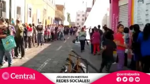 #Poblanossolidarios: así fue como repartieron en minutos 2 mil despensas en el centro histórico