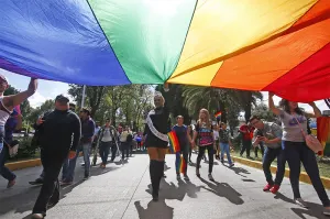En marcha comunidad LGBTTTI pide cambio al Código Civil