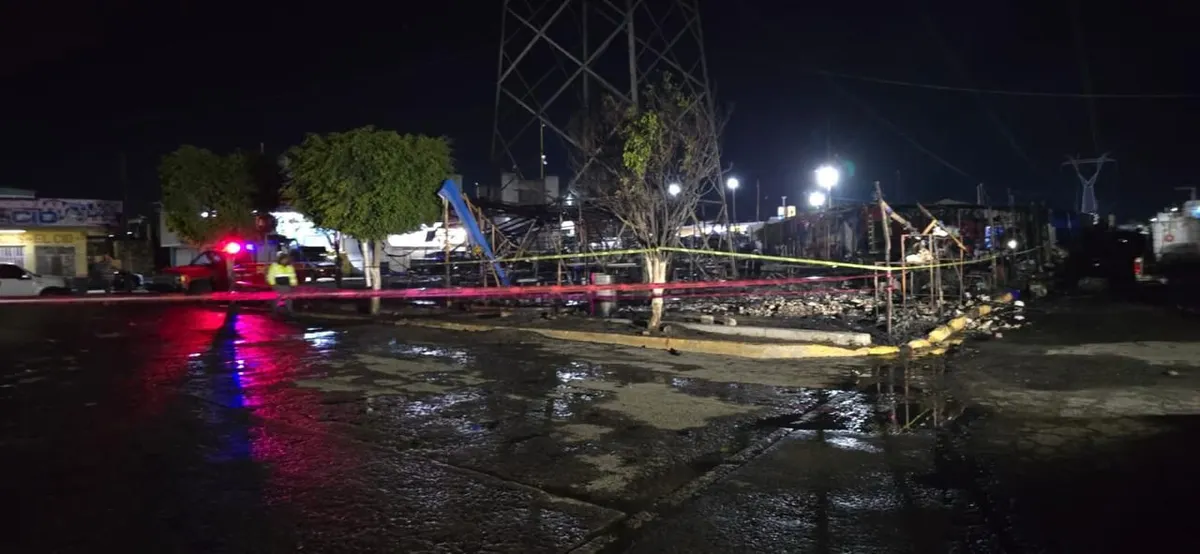 Controla Protección Civil incendio en Central de Abasto de Huixcolotla