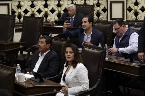 A pesar de ausencia de diputados, Congreso de Puebla sigue operando con normalidad
