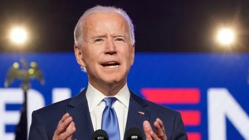 Biden amplía ventaja ante Trump; avanza su agenda