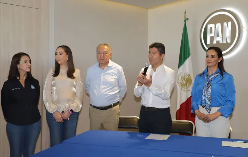 eduardo-rivera-registro-precandidato-pan