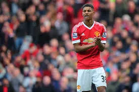 Manchester United logra agónica victoria ante Hull City