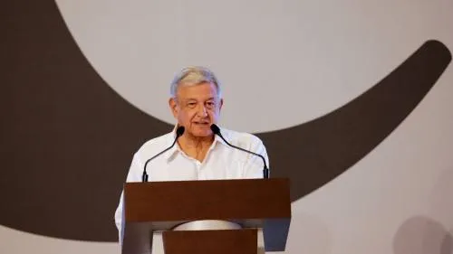Fitch ve más intervención estatal y mayor gasto fiscal si gana AMLO