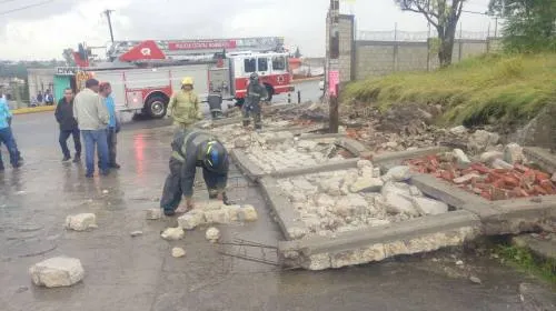 Se colapsan dos bardas a causa de las lluvias