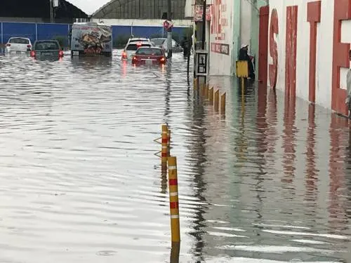 Se inunda por tercera ocasión la Sección 23 del SNTE, ante intensa lluvia