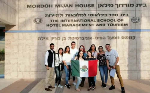 Liberan a los 15 estudiantes mexicanos retenidos en Israel
