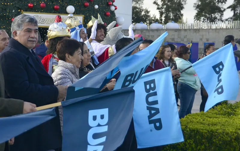 buap-entrega-juguetes-reyes-magos