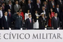 Enrique Peña Nieto se aleja de Rafael Moreno Valle