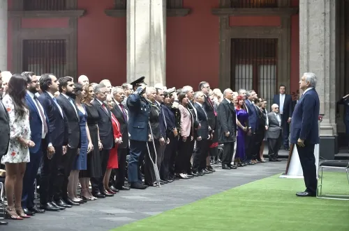 El Informe de AMLO, el Dinosaurio con Diarrea y los Golpistas-Golfistas