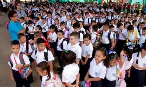 Para evaluar daños, suspenden clases en once estados, entre ellos Puebla
