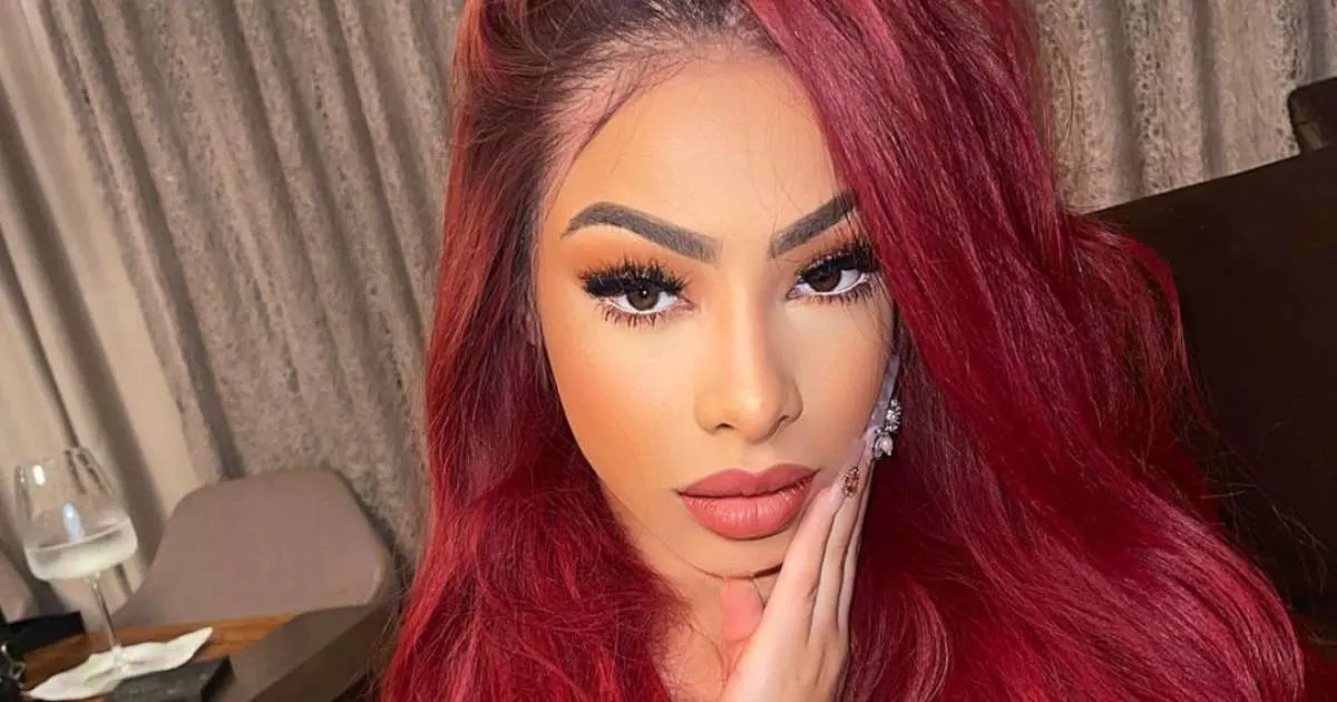 Tras embarazo Yailín, esposa de Anuel, presume abdomen plano