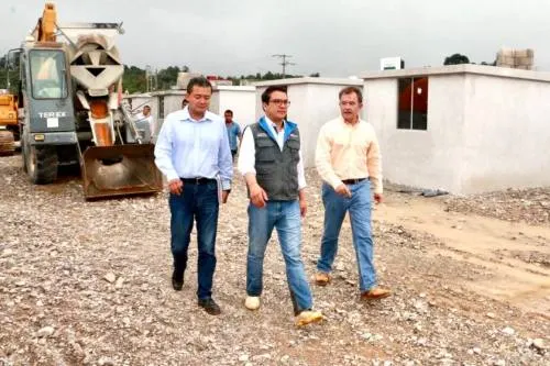 Avanza construcción de viviendas para damnificados por EARL: Islas Maldonado
