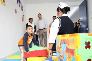 En Tianguismanalco, RMV inaugura Centro de Salud y entrega apoyos