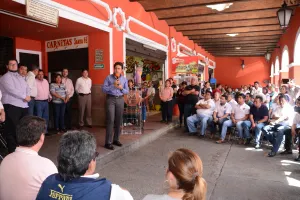 Entrega José Juan Espinosa rehabilitación del Mercado Cosme del Razo