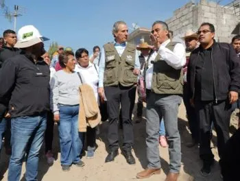 Supervisa Pepe Chedraui rehabilitación de puente vehicular en San Pablo Xochimehuacan
