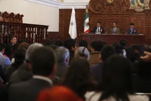 Llama Esparza a no caer en provocaciones ante renovación de directores