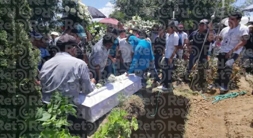 Sepultan a niño que murió de un balazo en San Andrés Cholula