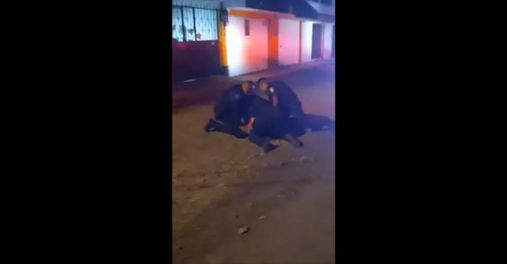 Policías vs estudiantes de la BUAP