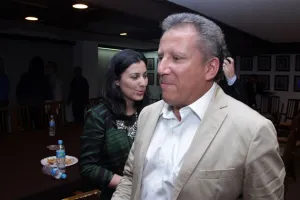 Reaparece Agüera en reunión con Ivonne Ortega