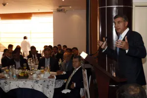 En mi campaña no habrá pase de charola a empresarios: Gali